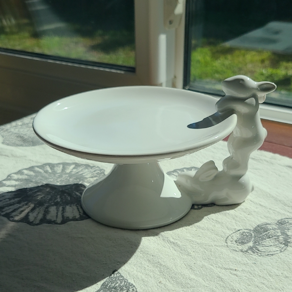 Pottery Barn White Ceramic Bunny Display Or Candle Stand - Elegant Home Easter